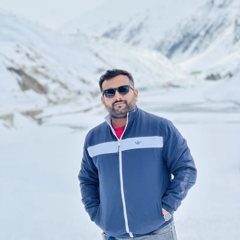 Akshaysinh Vaghela, Founder & Director of Easy Booking